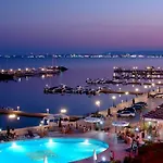 Femili Diveda Hotell