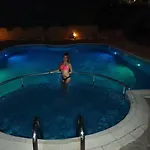 Femili Diveda Hotell