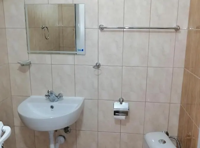 Femili Diveda מלון 2*